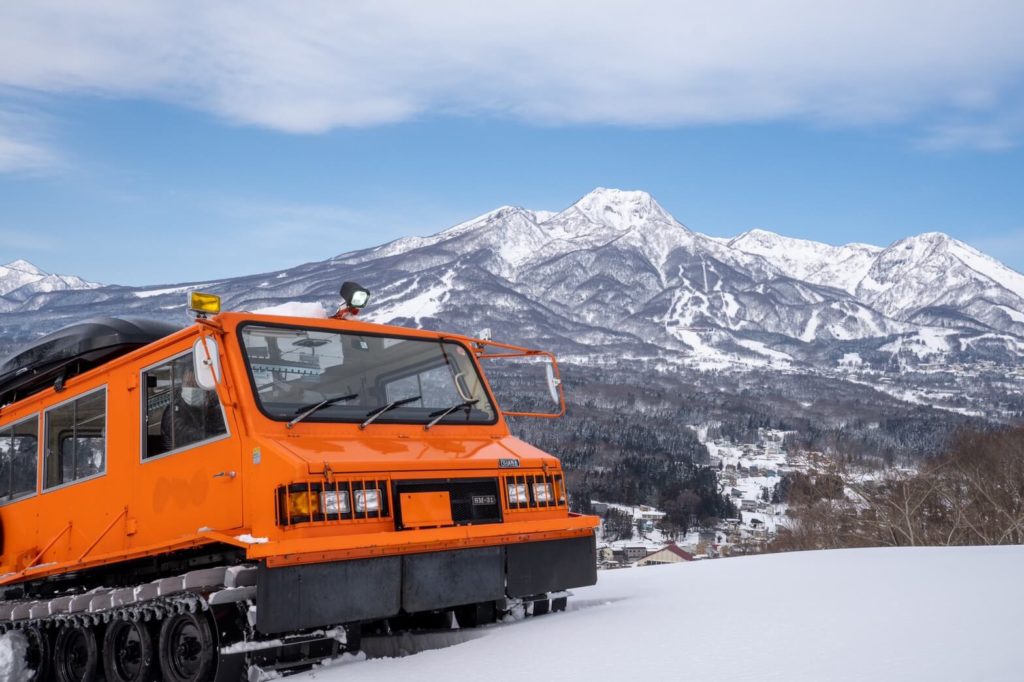 Snow CAT Japan